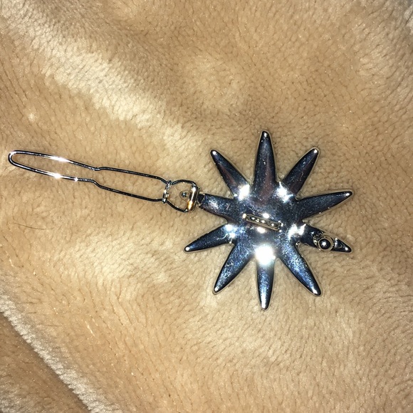 🎉SOLD!🎉NWT Star Hair Clips - Picture 11 of 12